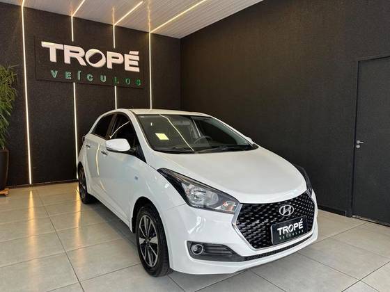 HYUNDAI HB20 1.6 COMFORT PLUS 16V FLEX 4P AUTOMÁTICO HYUNDAI HB20 1.6 COMFORT PLUS 16V FLEX 4P AUTOMÁTICO